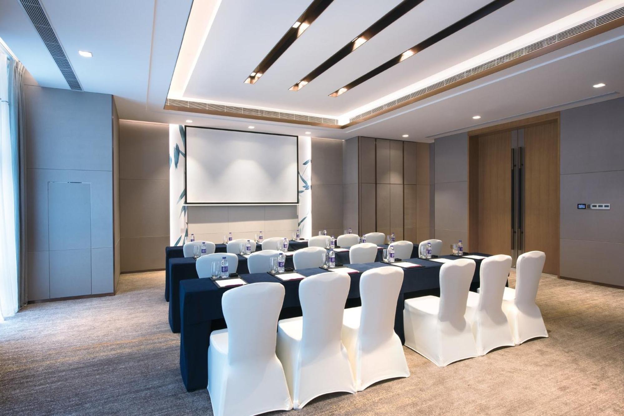 Crowne Plaza Hangzhou Qiantang - The Subway Can Reach The West Lake Scenic Area As Well As The Airport And High-Speed Rail Station, Adjacent To Jinsha Lake And Longfor Paradise Walk エクステリア 写真